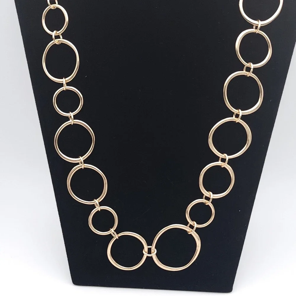 Gold Tone Necklace Oversized Circle Link Elegant - Picture 5 of 5